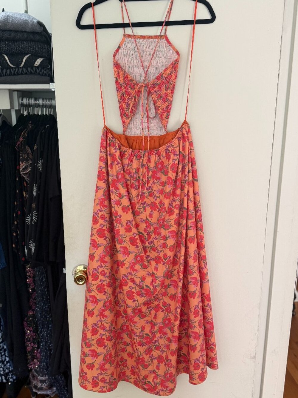 Louna Floral Smocked Midi Dress - Picture 6 of 10